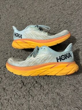 Hoka Clifton 8